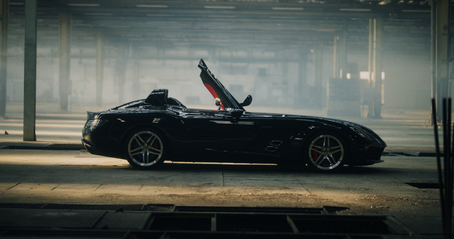 Mercedes SLR McLaren preview image side