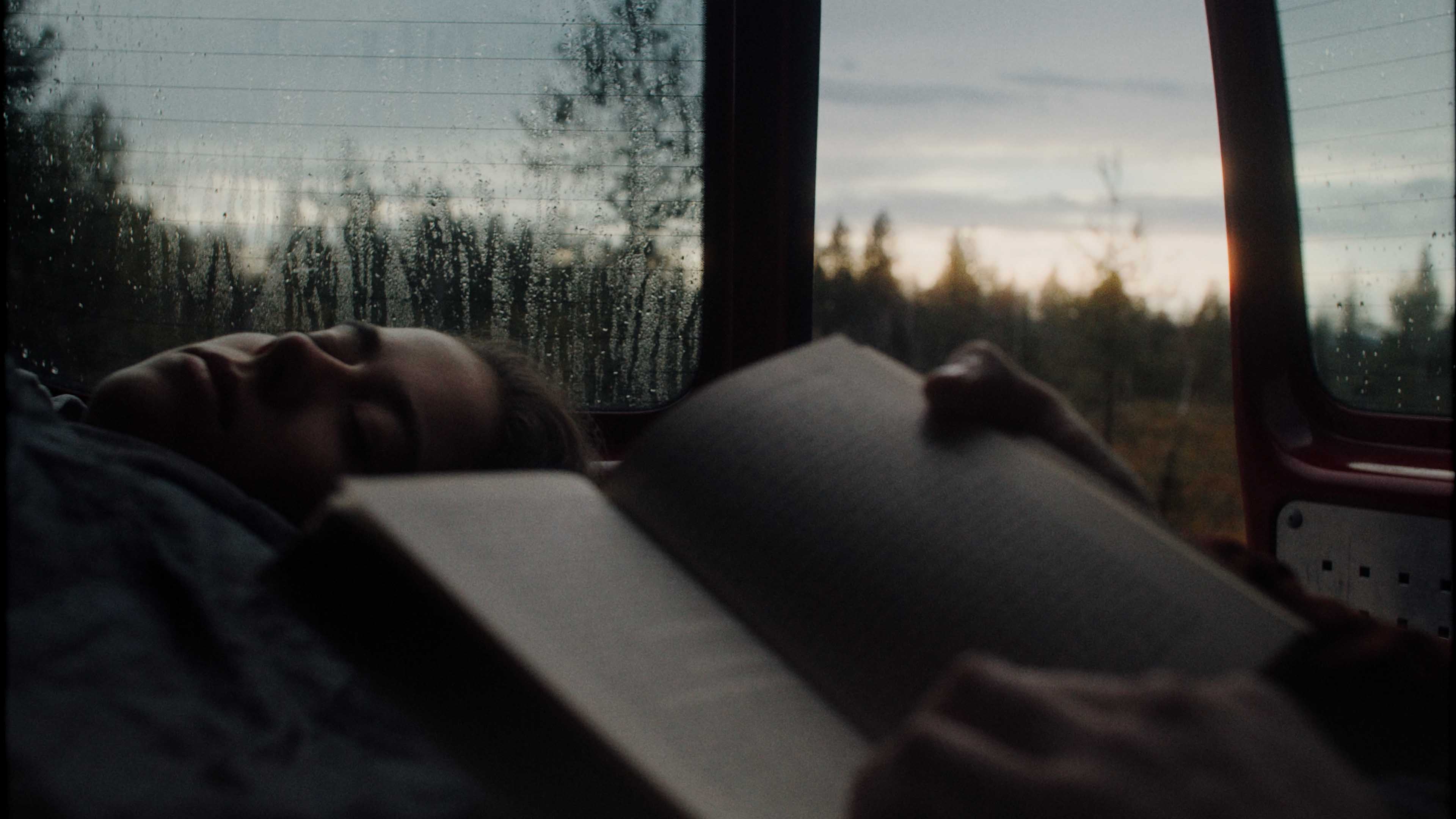 Primus preview image side white